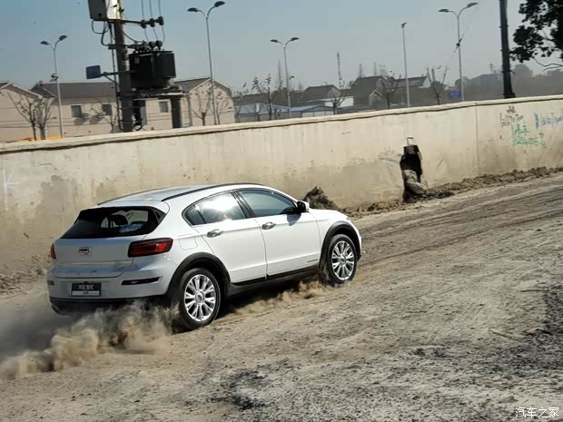 观致汽车 观致3 2015款 都市SUV 1.6T 自动炫动派