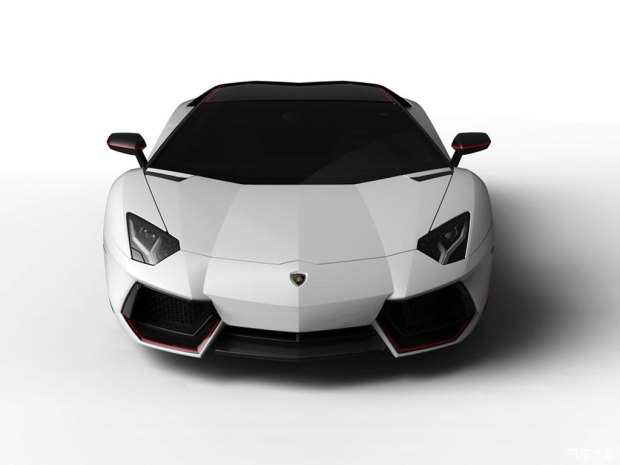  Aventador 2015 LP 700-4 Pirelli