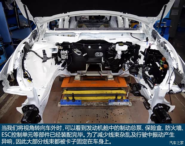 东风英菲尼迪 英菲尼迪Q50L 2015款 2.0T 豪华运动版 东风英菲尼迪 英菲尼迪Q50L 2015款 2.0T 豪华运动版