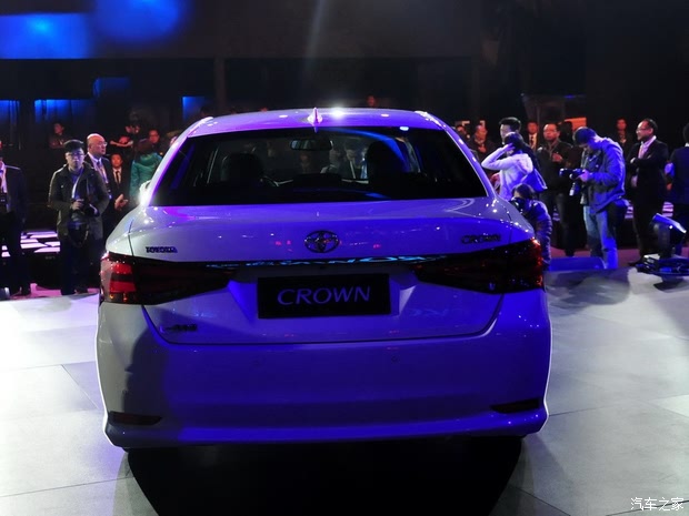 一汽丰田 皇冠 2015款 2.5L 尊享版 一汽丰田 皇冠 2015款 2.5L 尊享版