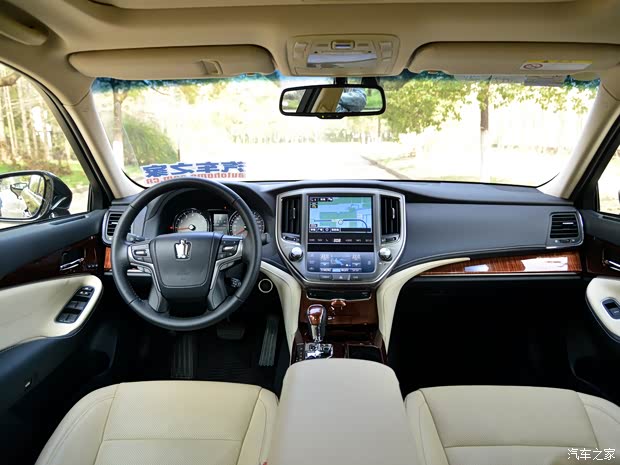 一汽丰田 皇冠 2015款 2.5L 尊享版