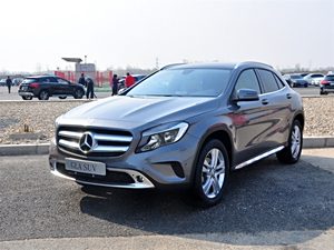 Y YGLA 2015 GLA 220 4MATIC r(sh)