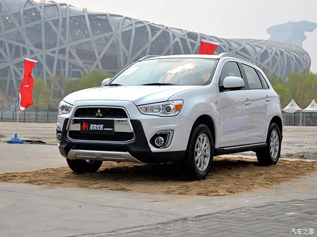 廣汽三菱 勁炫ASX 2015款 2.0L 自動四驅尊貴版