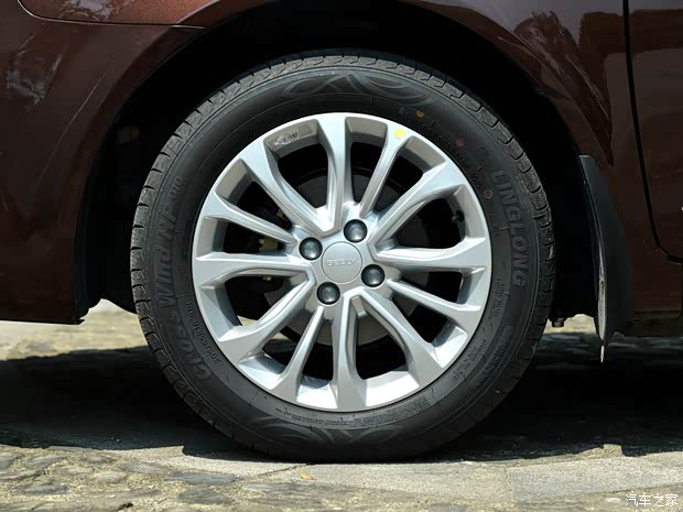 吉利汽车 远景 2015款 1.3T 手动尊贵型 吉利汽车 远景 2015款 1.3T 手动尊贵型