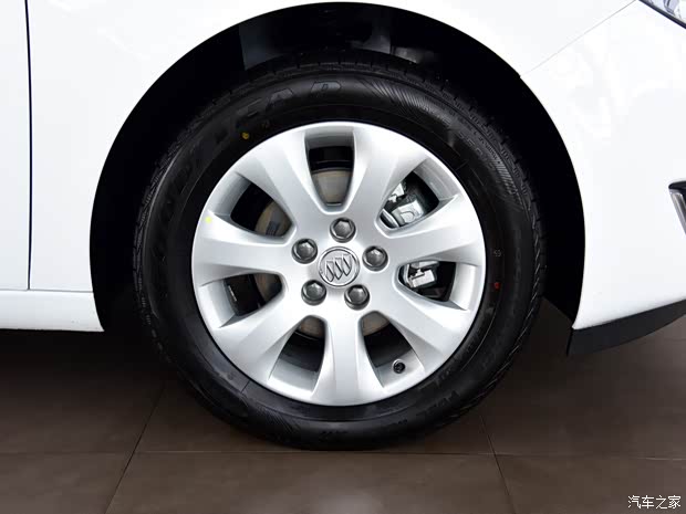 上汽通用别克 君威 2015款 2.0L 领先时尚型