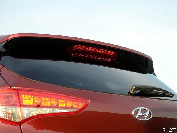 现代(进口) 途胜(进口) 2015款 基本型 现代(进口) 途胜(进口) 2015款 基本型