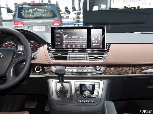 上汽商用車 上汽大通G10 2015款 2.0T 自動(dòng)旗艦版