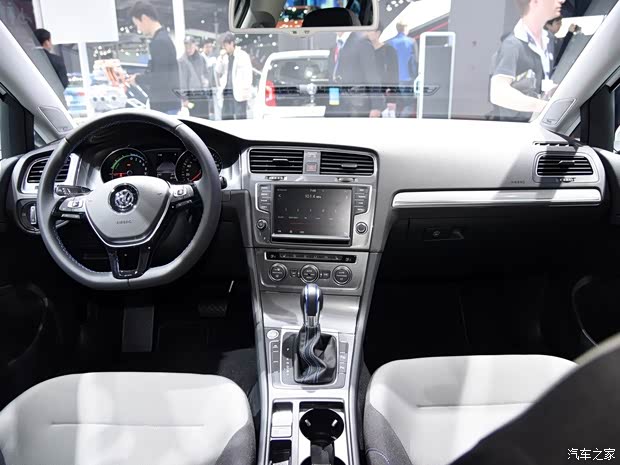 大眾(進(jìn)口) 高爾夫(進(jìn)口) 2015款 電動(dòng)版