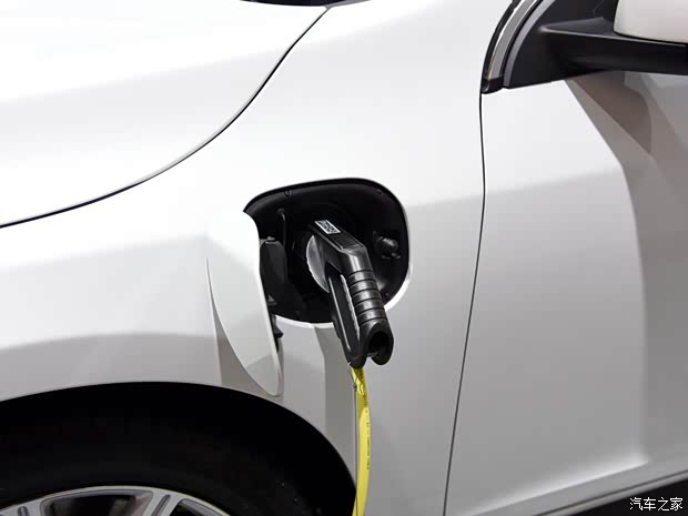 沃尔沃亚太 沃尔沃S60L 2015款 E驱混动 2.0T 智越版 沃尔沃亚太 沃尔沃S60L 2015款 E驱混动 2.0T 智越版