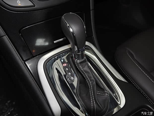 上汽通用别克 君威 2015款 1.6T 时尚技术型