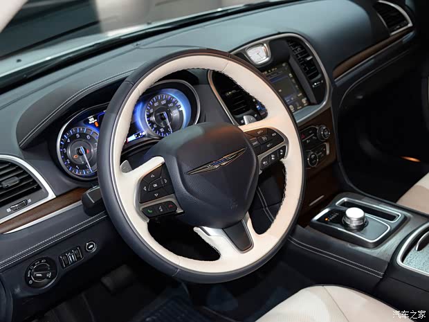 克萊斯勒(進(jìn)口) 克萊斯勒300C(進(jìn)口) 2015款 基本型 克萊斯勒(進(jìn)口) 克萊斯勒300C(進(jìn)口) 2015款 基本型