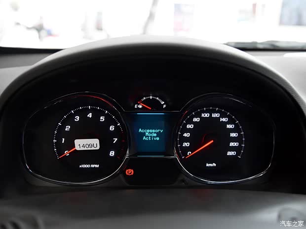 通用雪佛蘭 科帕奇 2015款 2.4L 四驅(qū)旗艦版 7座 通用雪佛蘭 科帕奇 2015款 2.4L 四驅(qū)旗艦版 7座