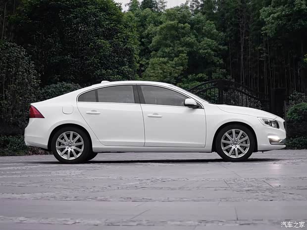 沃尔沃亚太 沃尔沃S60L 2015款 E驱混动 2.0T 智越版