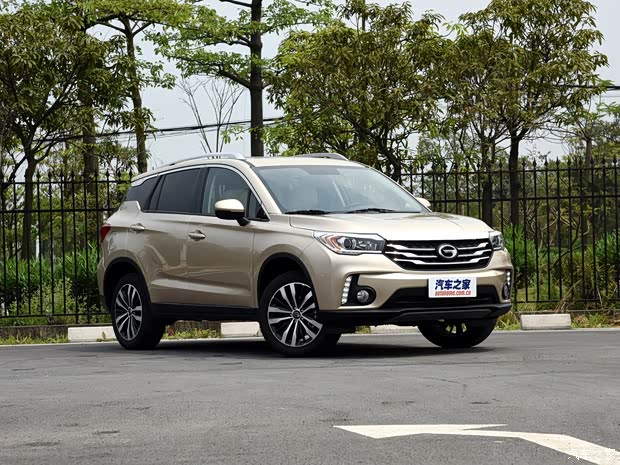 广汽乘用车 传祺GS4 2015款 200T G-DCT尊贵版 广汽乘用车 传祺GS4 2015款 200T G-DCT尊贵版