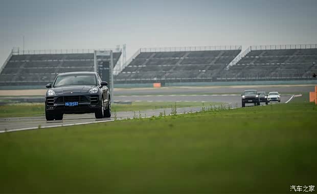 保时捷 保时捷911 2013款 Carrera 4S 3.8L 保时捷 保时捷911 2013款 Carrera 4S 3.8L