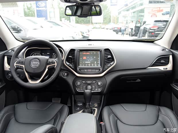 Jeep(進(jìn)口) 自由光(進(jìn)口) 2015款 2.4L 精英版