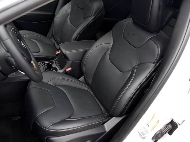 Jeep(进口) 自由光(进口) 2015款 2.4L 精英版