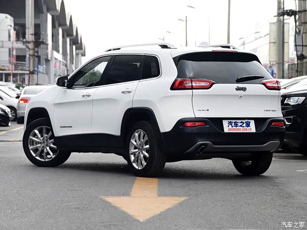 Jeep(进口) 自由光(进口) 2015款 2.4L 精英版