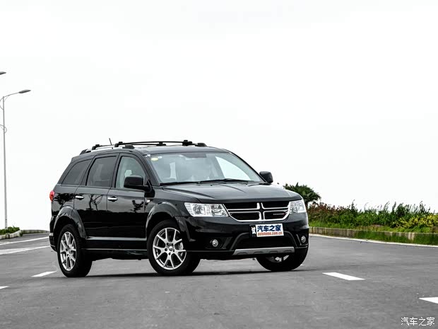 道奇(进口) 酷威 2015款 2.0TD 四驱尊尚版