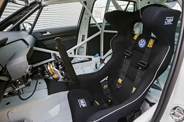 大众(进口) 高尔夫(进口) 2015款 2.0TSI R 大众(进口) 高尔夫(进口) 2015款 2.0TSI R
