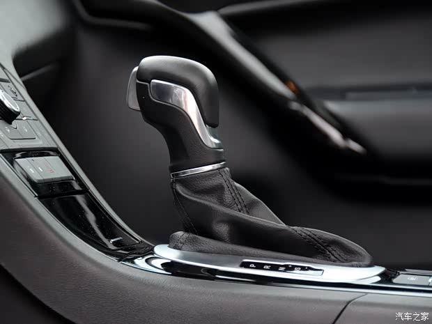 上汽集团 锐腾 2015款 2.0TGI TST四驱旗舰版 上汽集团 锐腾 2015款 2.0TGI TST四驱旗舰版