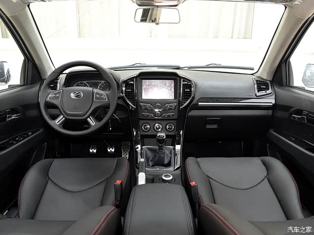陆风汽车 陆风X8 2015款 探索版 2.0T 汽油4X4超豪华型