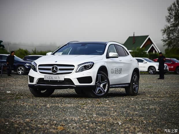 北京奔驰 奔驰GLA级 2015款 GLA 260 4MATIC 运动型 北京奔驰 奔驰GLA级 2015款 GLA 260 4MATIC 运动型