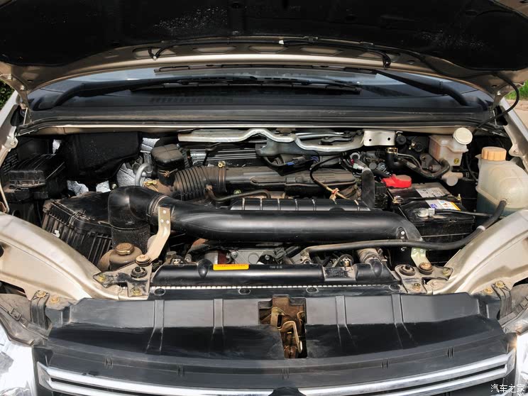 东风风行 菱智 2015款 m5 q7 2.0l 7座长轴舒适版