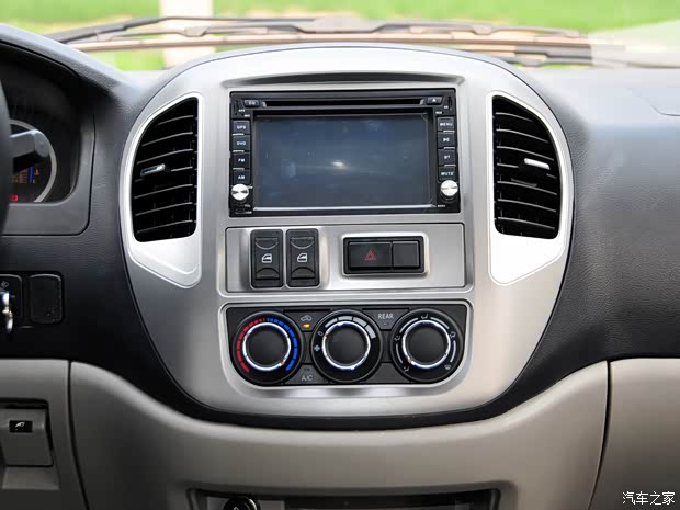 东风风行 菱智 2015款 M5 Q7 2.0L 7座长轴舒适版 东风风行 菱智 2015款 M5 Q7 2.0L 7座长轴舒适版