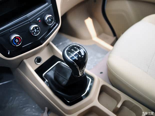 上汽通用五菱 五菱征程 2015款 1.8L豪华型LJ479QE2