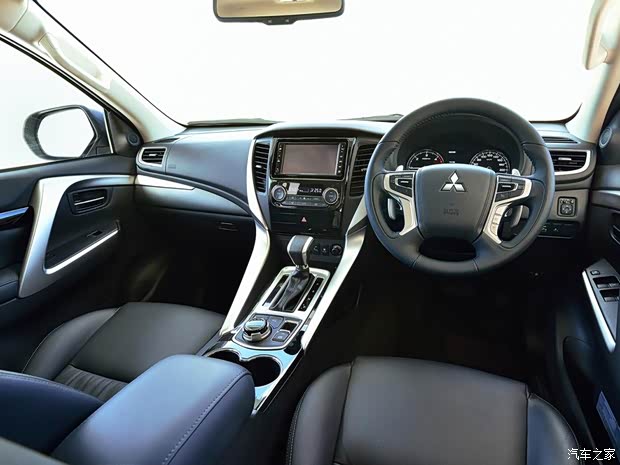 三菱(进口) 帕杰罗·劲畅(进口) 2016款 基本型 三菱(进口) 帕杰罗·劲畅(进口) 2016款 基本型