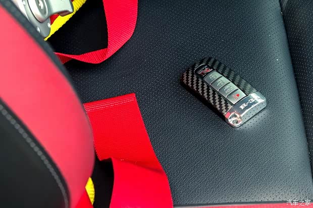 日產(chǎn)(進(jìn)口) 日產(chǎn)GT-R 2013款 3.8T Premium Edition