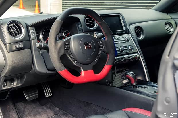 日產(chǎn)(進(jìn)口) 日產(chǎn)GT-R 2013款 3.8T Premium Edition