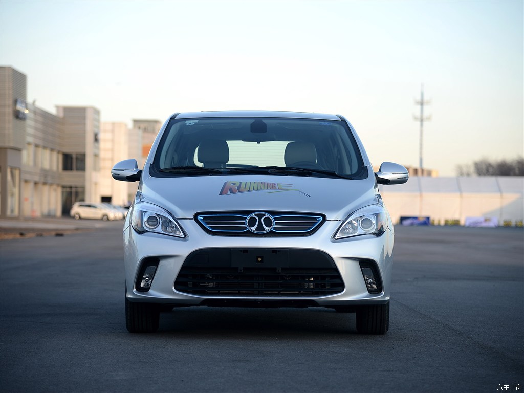 北汽EV200米兰银