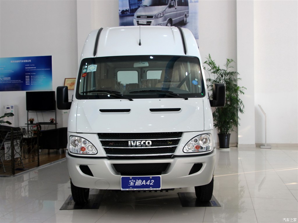 南京依维柯 宝迪 2013款 2.5t-a42 客运高顶