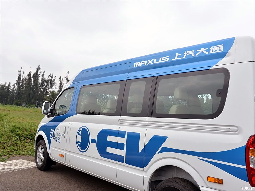 上汽商用车 上汽大通v80 2015款 ev80 客运长轴中顶