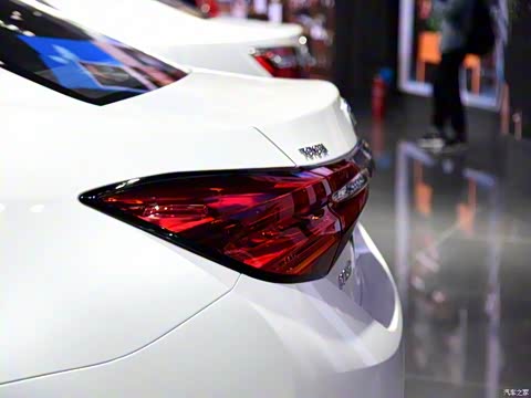 2016款 双擎 1.8H V E-CVT豪华版 2016款 双擎 1.8H V E-CVT豪华版