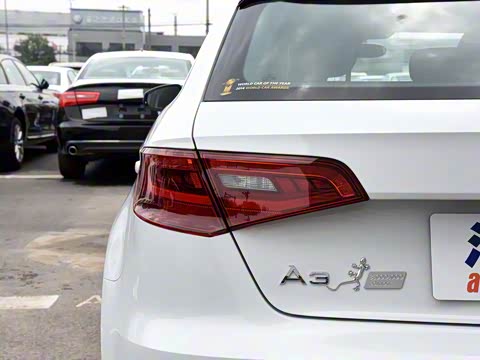 2015款 Sportback 35 TFSI 百万纪念智领型 2015款 Sportback 35 TFSI 百万纪念智领型