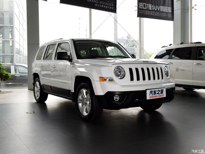 jeep(进口) 自由客 2015款 2.4l 豪华导航版