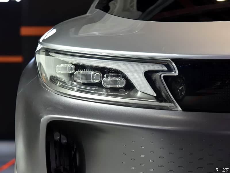 【图】奇点汽车 奇点iS6 2017上海车展_5353