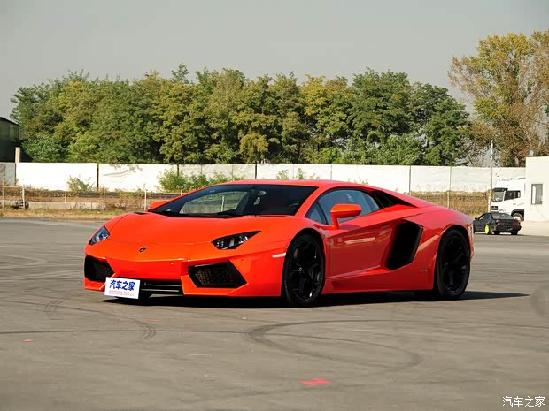 兰博基尼 Aventador 2011款 LP 700-4