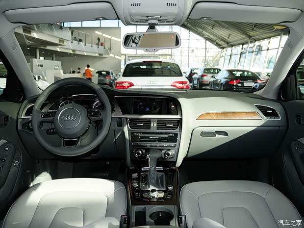 奥迪一汽-大众奥迪奥迪A4L2013款 35 TFSI 自动豪华型 奥迪一汽-大众奥迪奥迪A4L2013款 35 TFSI 自动豪华型
