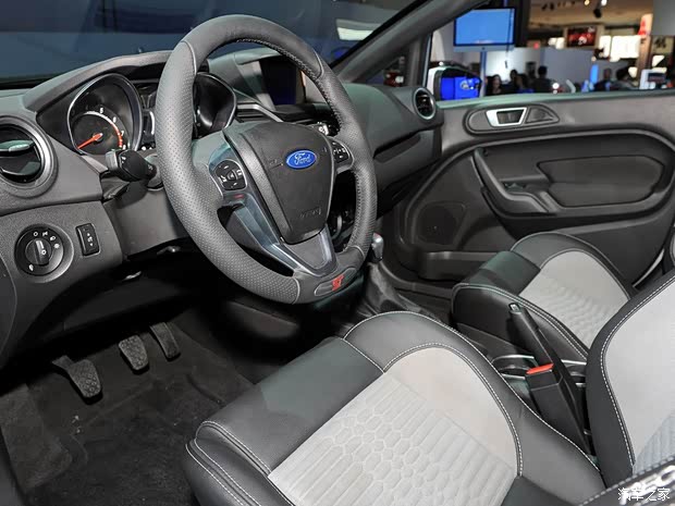 福特福特(進(jìn)口)嘉年華(進(jìn)口)2014款 五門兩廂版 ST