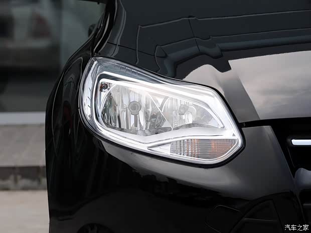 长安福特 福克斯 2012款 两厢 1.6L 手动舒适型