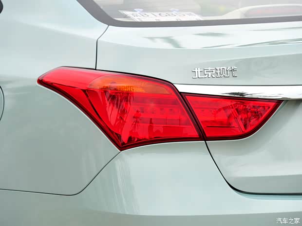 現(xiàn)代北京現(xiàn)代名圖2013款 基本型