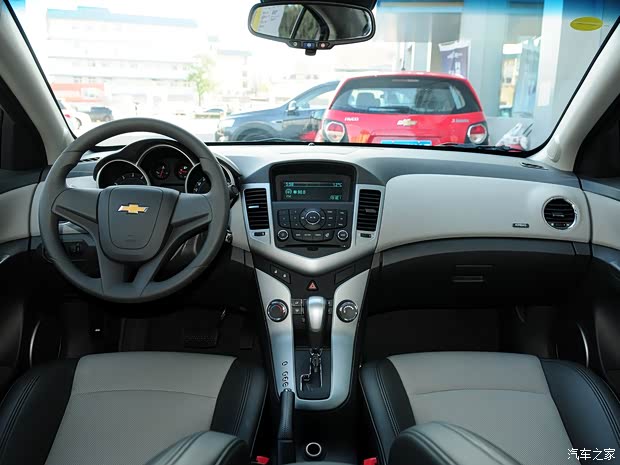 雪佛兰通用雪佛兰科鲁兹2013款 1.8L SE WTCC版 AT 雪佛兰通用雪佛兰科鲁兹2013款 1.8L SE WTCC版 AT