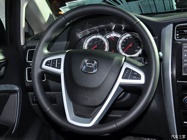 铃木昌河铃木利亚纳A62014款 两厢 1.5L 自动梦想型 铃木昌河铃木利亚纳A62014款 两厢 1.5L 自动梦想型