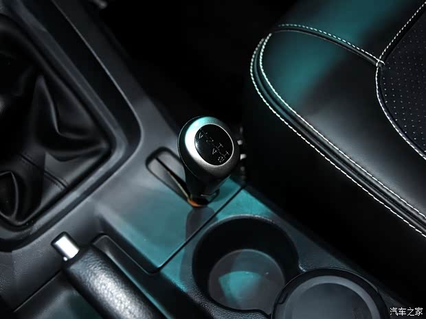 北京汽车 北京40 2014款 2.4L 手动征途版 北京汽车 北京40 2014款 2.4L 手动征途版