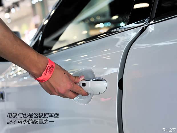 起亚起亚(进口)起亚K9002015款 基本型 起亚起亚(进口)起亚K9002015款 基本型