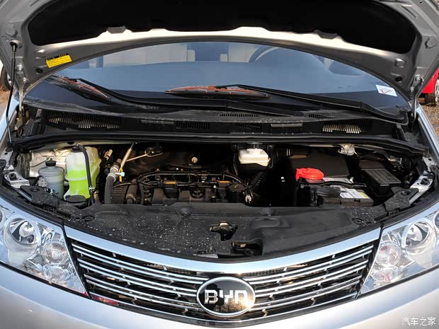 比亚迪 比亚迪M6 2013款 2.0L 手动舒适型 比亚迪 比亚迪M6 2013款 2.0L 手动舒适型